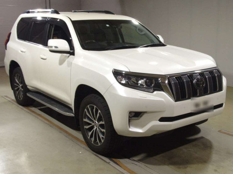 2018 Toyota Land Cruiser Prado GDJ151W[2]