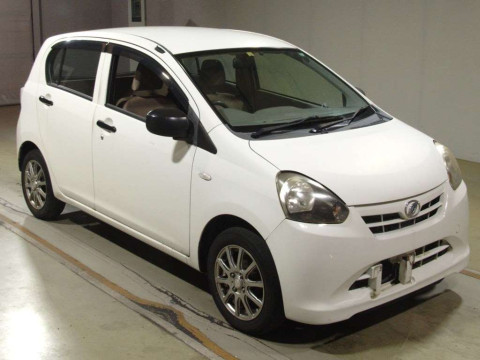 2012 Daihatsu Mira es LA300S[2]