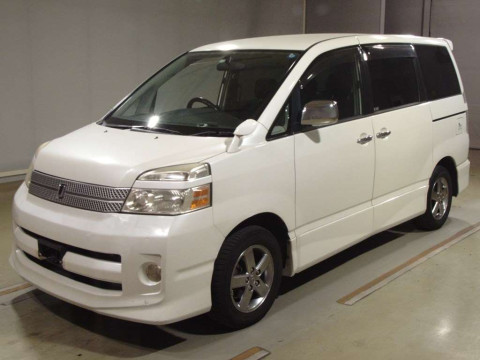 2005 Toyota Voxy AZR60G[0]