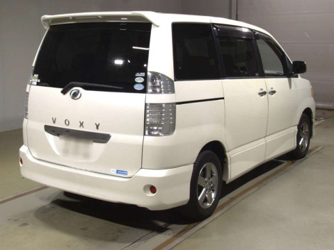 2005 Toyota Voxy AZR60G[1]