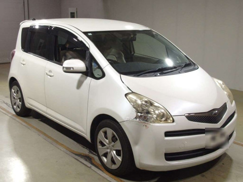 2010 Toyota Ractis NCP100[2]