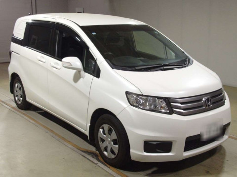 2013 Honda Freed Spike GB3[2]