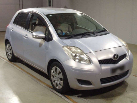 2010 Toyota Vitz SCP90[2]