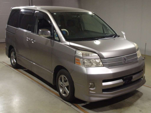 2006 Toyota Voxy AZR60G[2]