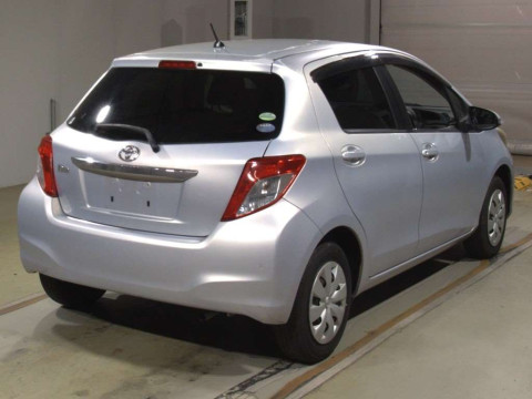 2013 Toyota Vitz NSP130[1]