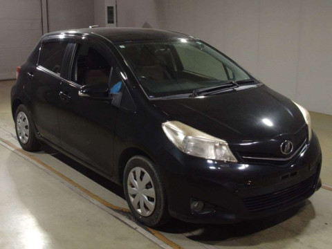 2011 Toyota Vitz KSP130[2]