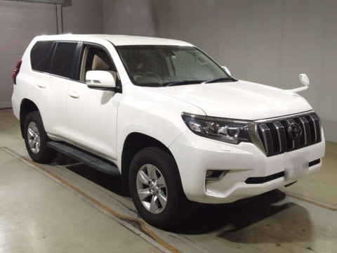 2017 Toyota Land Cruiser Prado TRJ150W[2]