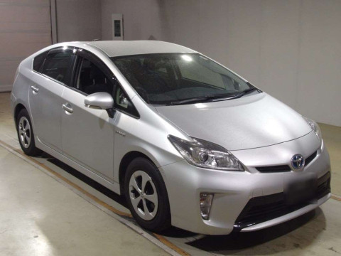 2013 Toyota Prius ZVW30[2]