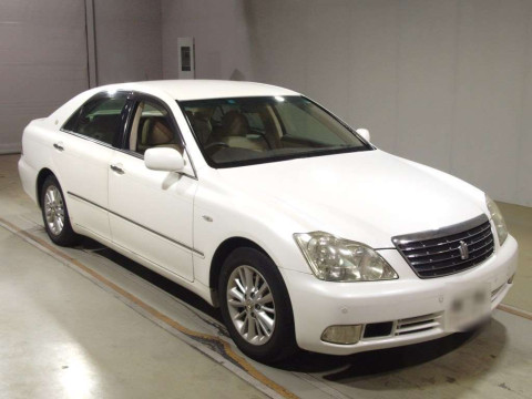 2004 Toyota Crown GRS182[2]