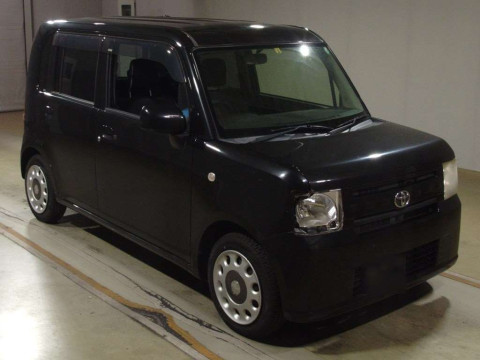 2014 Toyota Pixis Space L575A[2]