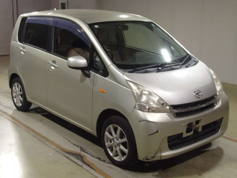 2011 Daihatsu Move LA100S[2]