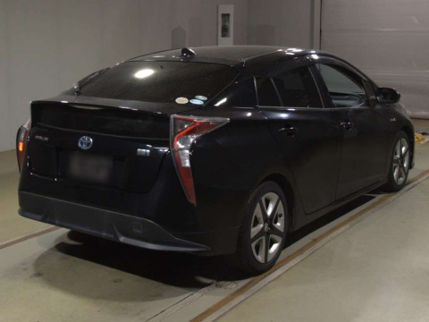 2016 Toyota Prius ZVW50[1]