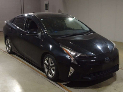 2016 Toyota Prius ZVW50[2]