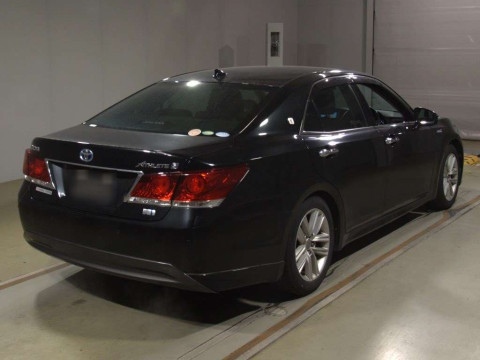 2013 Toyota Crown Hybrid AWS210[1]