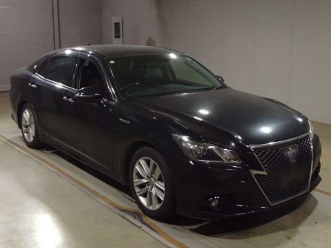 2013 Toyota Crown Hybrid AWS210[2]