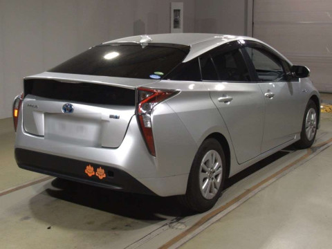 2016 Toyota Prius ZVW51[1]