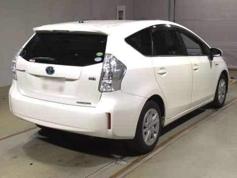 2014 Toyota Prius alpha ZVW40W[1]