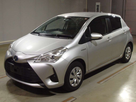 2017 Toyota Vitz NHP130[0]