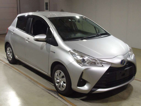 2017 Toyota Vitz NHP130[2]