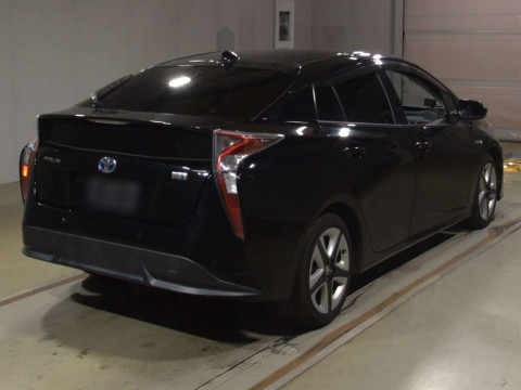 2016 Toyota Prius ZVW51[1]