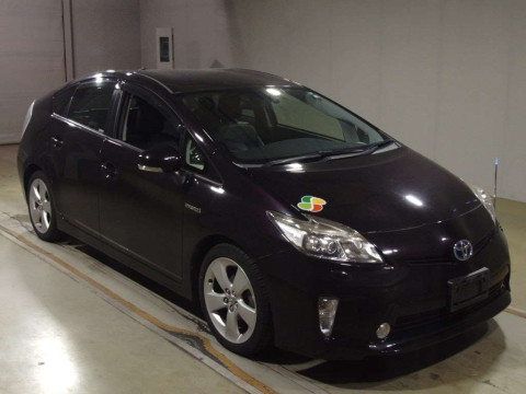 2014 Toyota Prius ZVW30[2]