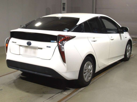 2017 Toyota Prius ZVW50[1]