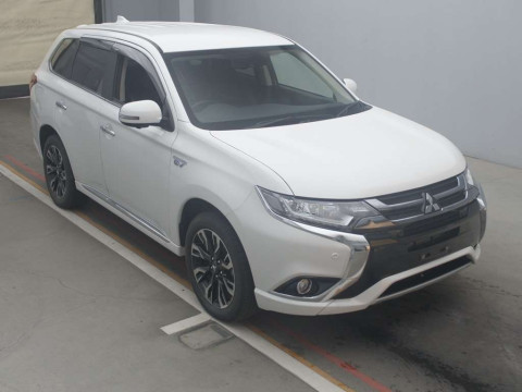 2016 Mitsubishi Outlander PHEV GG2W[2]