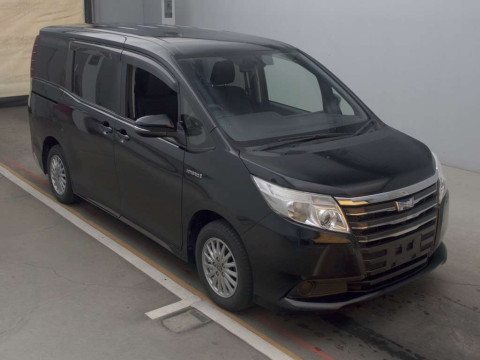 2014 Toyota Noah ZWR80G[2]