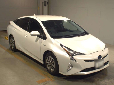 2018 Toyota Prius ZVW51[2]