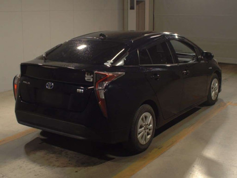 2016 Toyota Prius ZVW50[1]