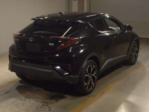 2017 Toyota C-HR ZYX10[1]