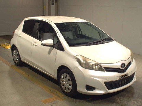 2011 Toyota Vitz KSP130[2]