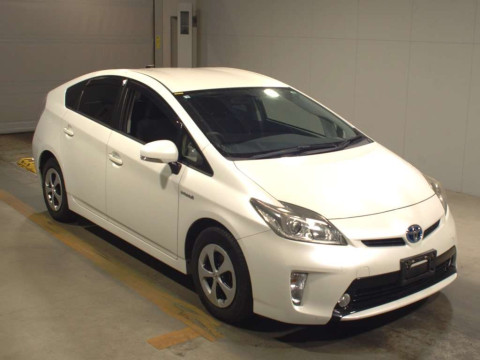 2014 Toyota Prius ZVW30[2]