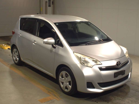 2013 Toyota Ractis NCP120[2]