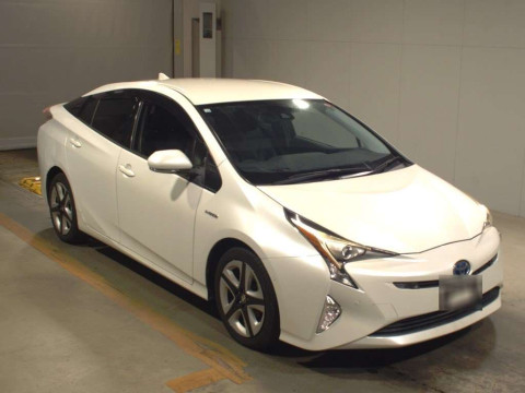 2016 Toyota Prius ZVW51[2]