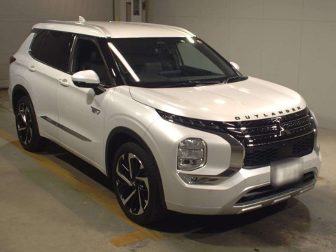 2022 Mitsubishi Outlander PHEV GN0W[2]