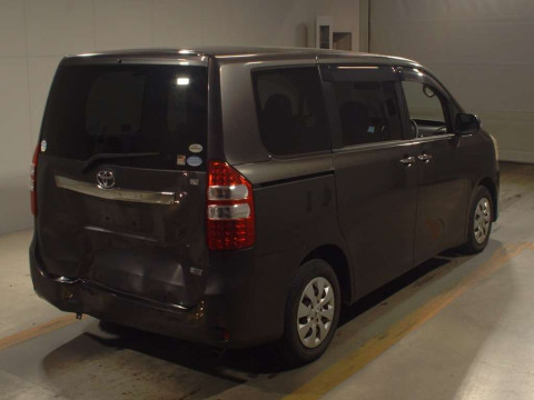 2012 Toyota Noah ZRR70G[1]