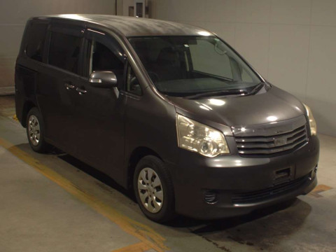 2012 Toyota Noah ZRR70G[2]