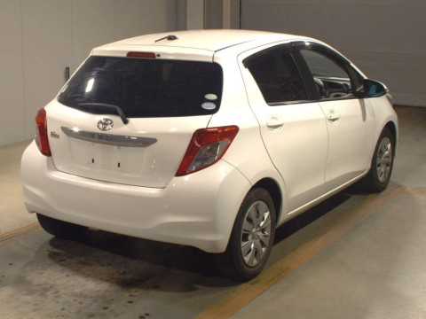 2011 Toyota Vitz NSP130[1]