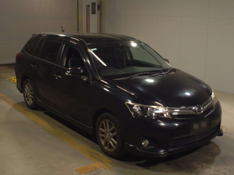 2014 Toyota Corolla Fielder NZE161G[2]