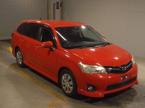 2013 Toyota Corolla Fielder NZE161G[2]