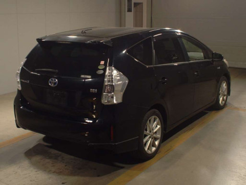 2012 Toyota Prius alpha ZVW41W[1]