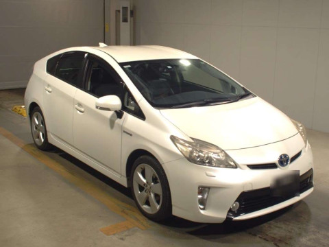 2014 Toyota Prius ZVW30[2]