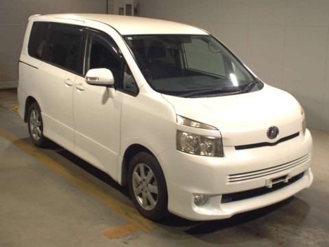 2009 Toyota Voxy ZRR70W[2]