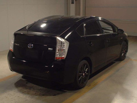 2010 Toyota Prius ZVW30[1]