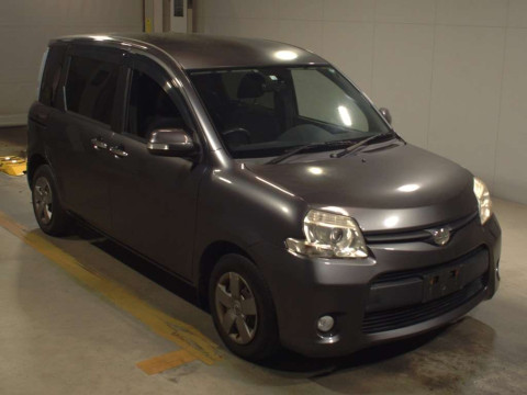 2012 Toyota Sienta NCP81G[2]