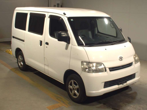 2013 Toyota Liteace Van S402M[2]