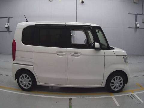 2017 Honda N-BOX JF3[2]