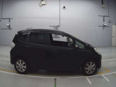 2011 Honda Fit Hybrid GP1[2]