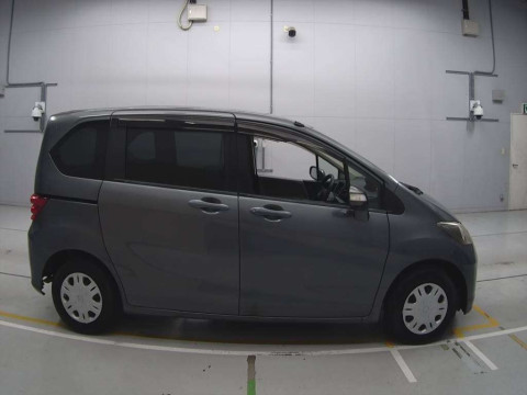 2008 Honda Freed GB3[2]